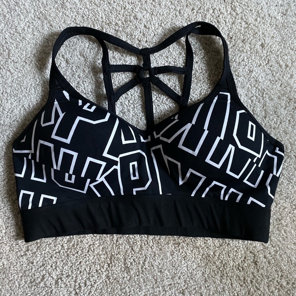 PINK Victoria's Secret Other - NWT PINK Victoria’s Secret sports bra